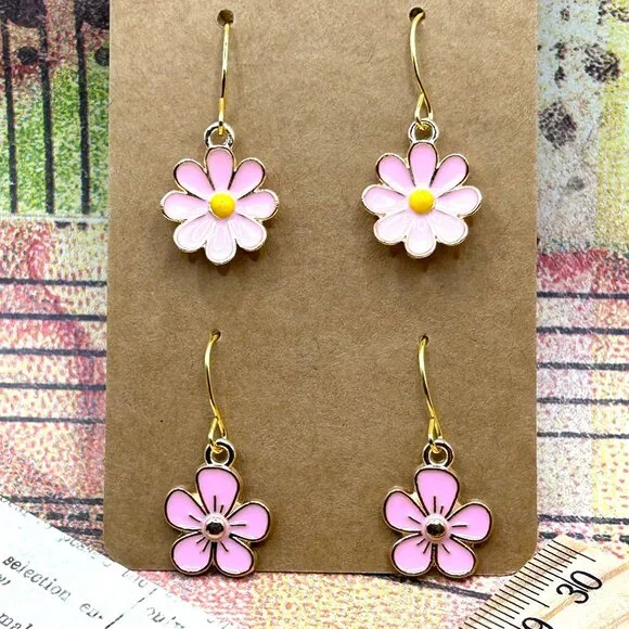 New 2 Bundle Lot Gold Pretty in Pink Enamel Flower Earrings Pierced - Picture 6 of 10